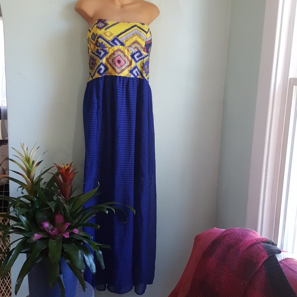 Flowy Strapless Summer Maxi Dress